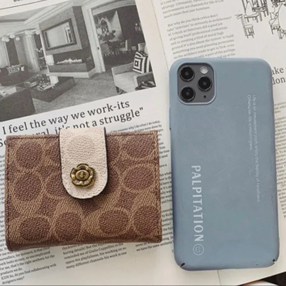 NWT Brown Tan Women's Fashion Wallet Card Holder - Picture 2 of 6